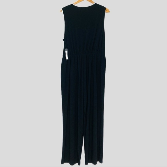 NWT Tahari USA Women’s 2X Liquid Knit Wide Leg Black & White Sleeveless Jumpsuit - Picture 4 of 9